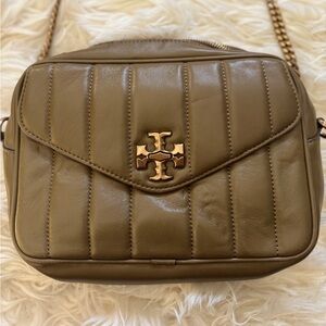 Tory Burch Kira Quilted Camera Bag Crossbody in Toasted Sesame